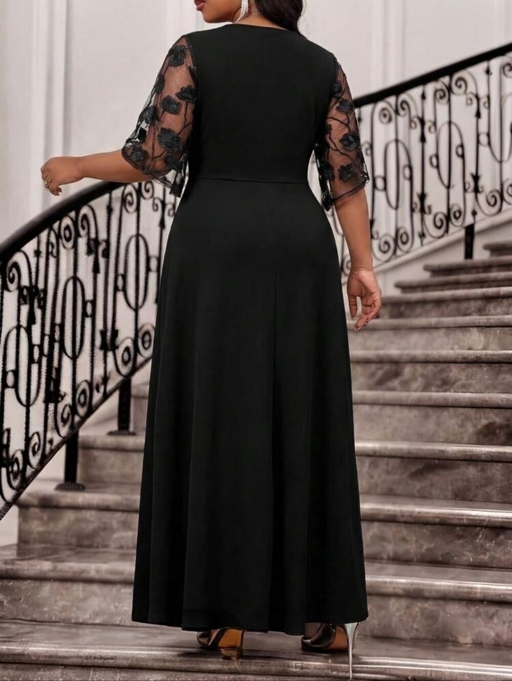 Elegant Black Lace Sleeve Maxi Dress - Picture 2 of 7
